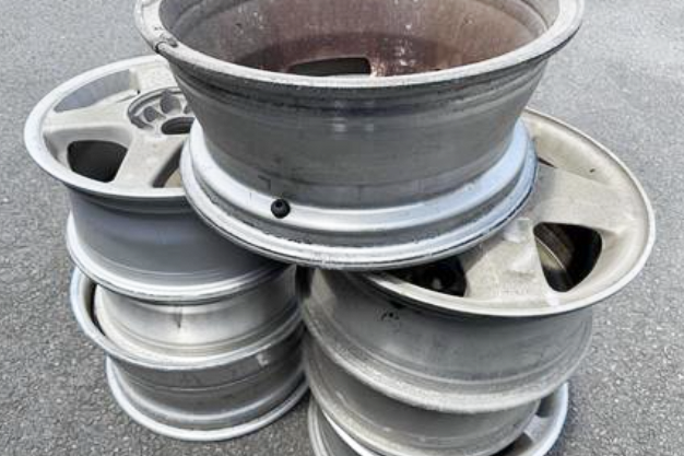 タイヤ無しのアルミホイール